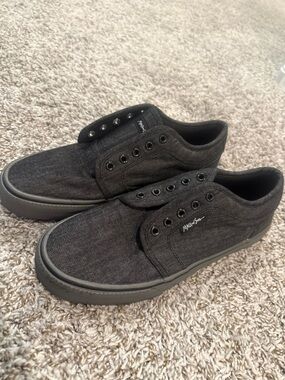 Maui and Sons Men’s Black Canvas Slip-On Lace-Less Sneakers